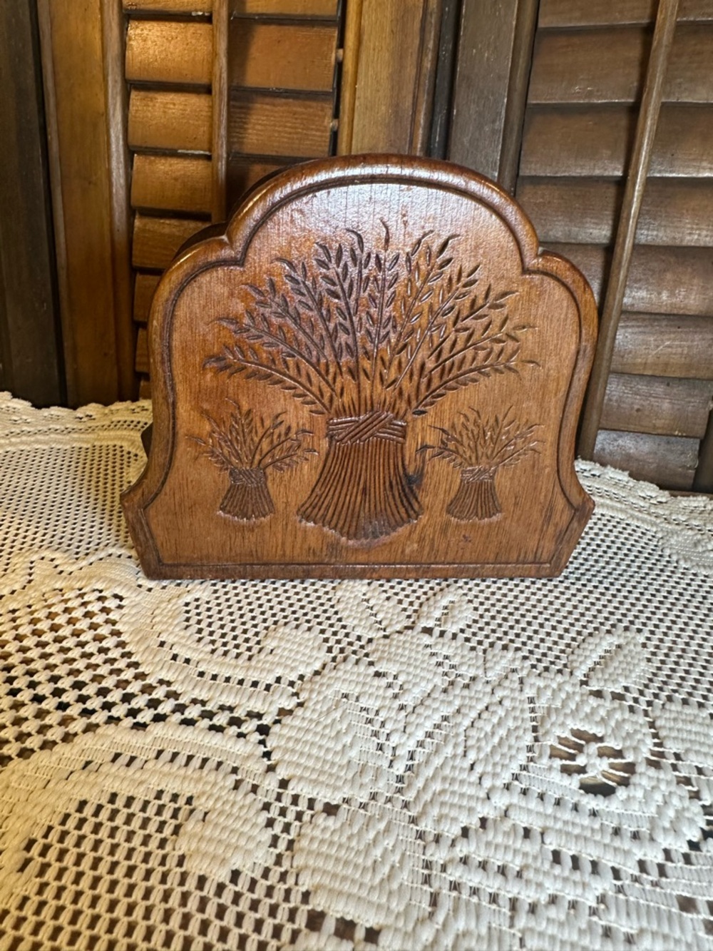 Vintage Wood Napkin Holder Carved Wheat Pattern Napkin Holder Rustic Farmhouse